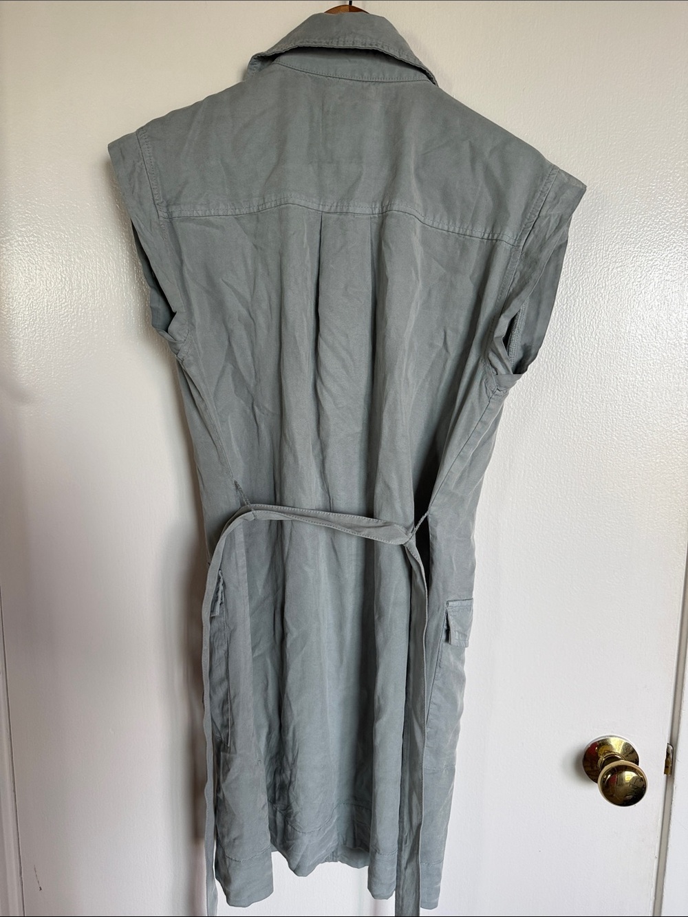 Sanctuary Light Gray and Black Label Detail Shirt - Picture 3 of 4